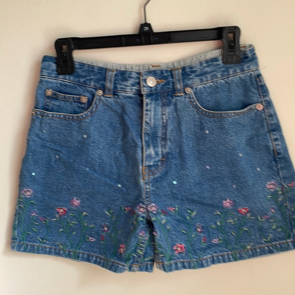 Adorable Flower Embroidered Tommy Hilfiger Denim Shorts